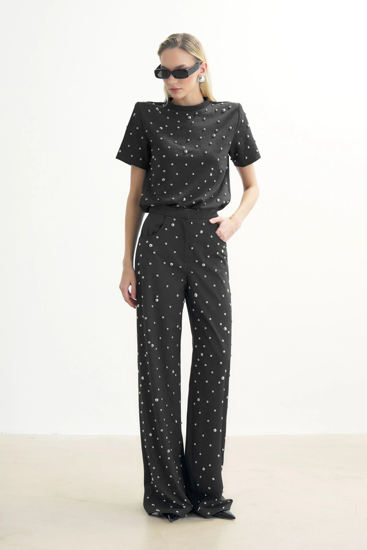 GRAY T-SHIRT WITH METALLIC STONE PRINT