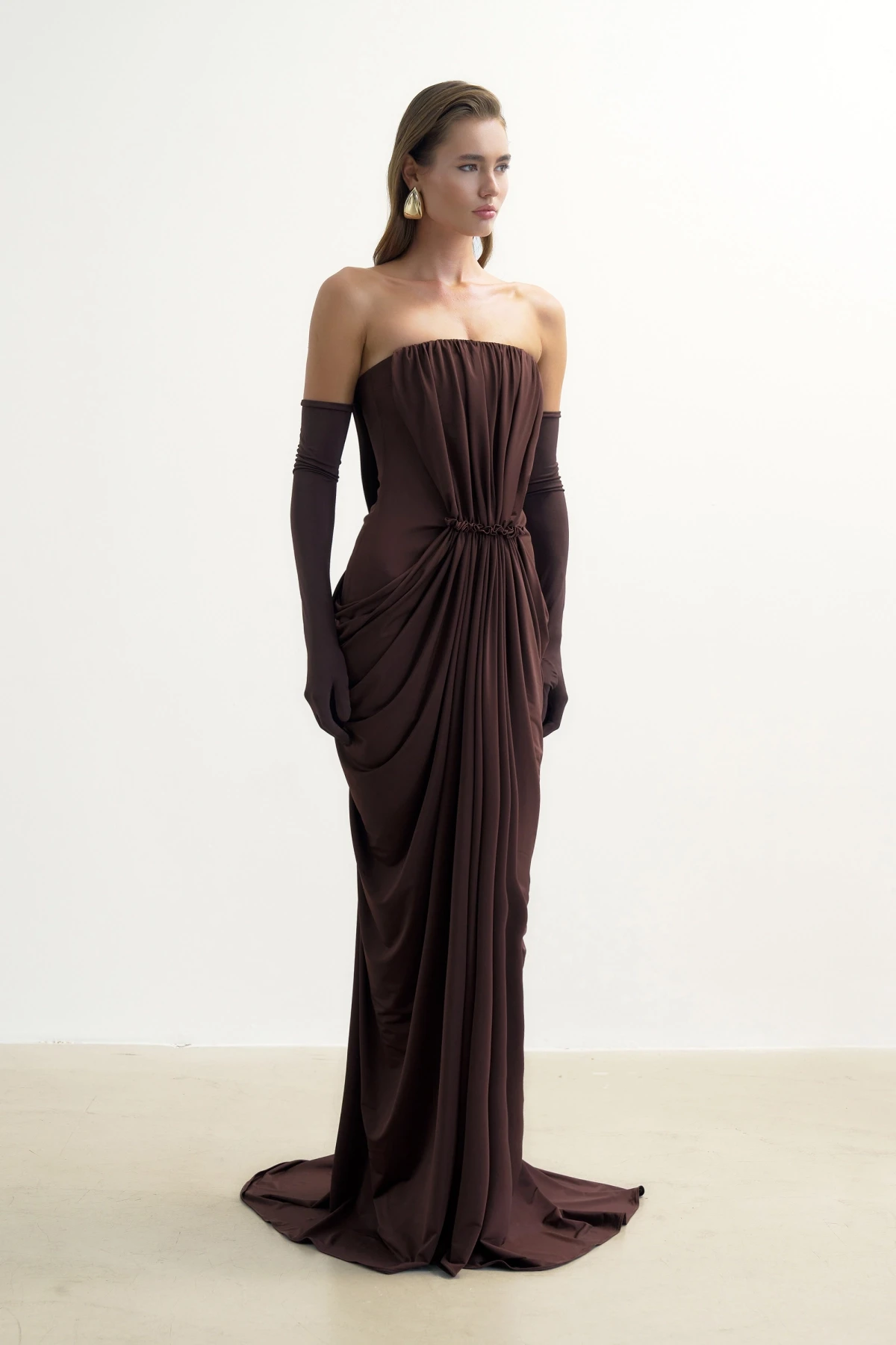 BROWN STRAPLESS MAXI DRESS WITH DRAPED DETAIL