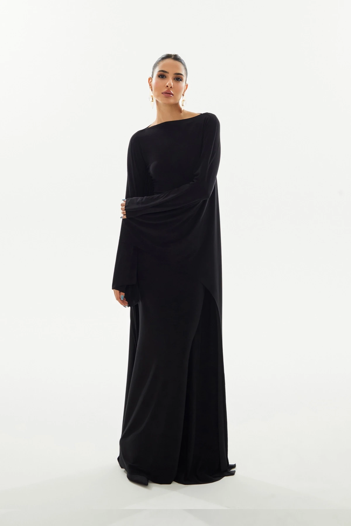 BLACK MAXI DRESS WITH CAPE SLEEVES AND BODY-HUGGING FIT