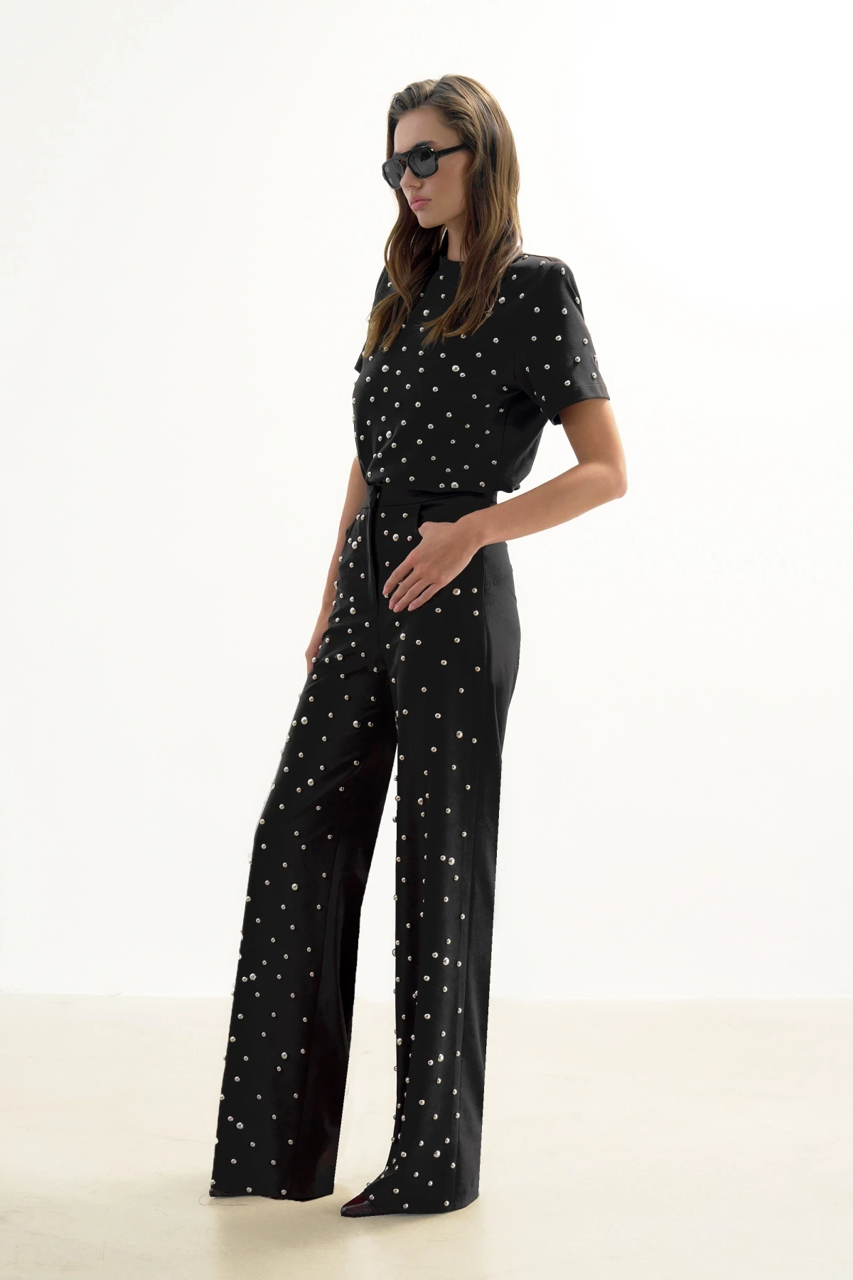 BLACK T-SHIRT WITH METALLIC STONE PRINT